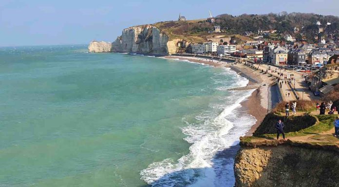 Étretat : que visiter autour de la ville après les falaises ? plage d'étretat, les jardins d'étretat, météo étretat, falaise étretat, falaise d'etretat, que faire a etretat,